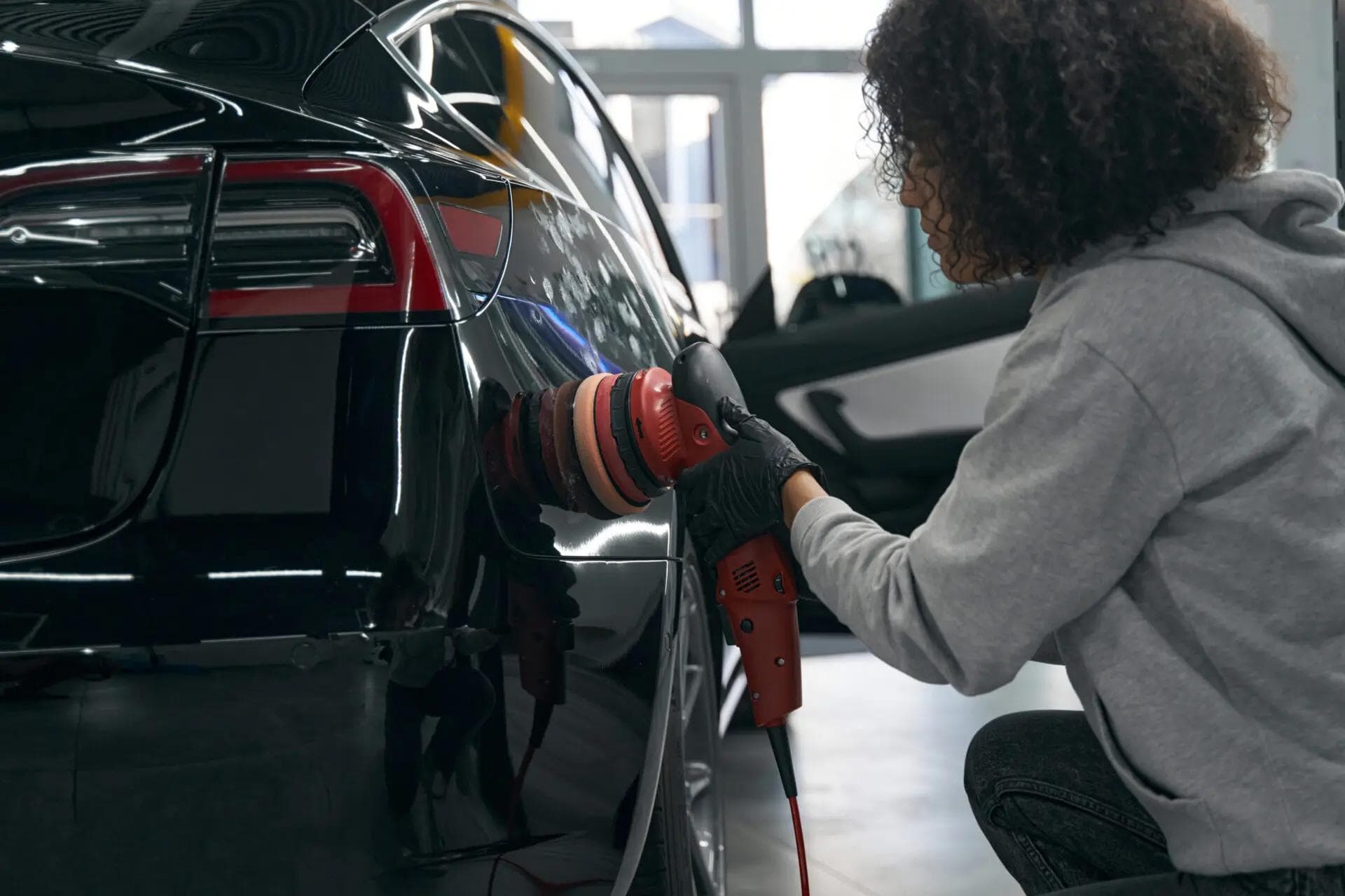 Nakładanie powłoki ochronnej na pojazd AutoManufaktura